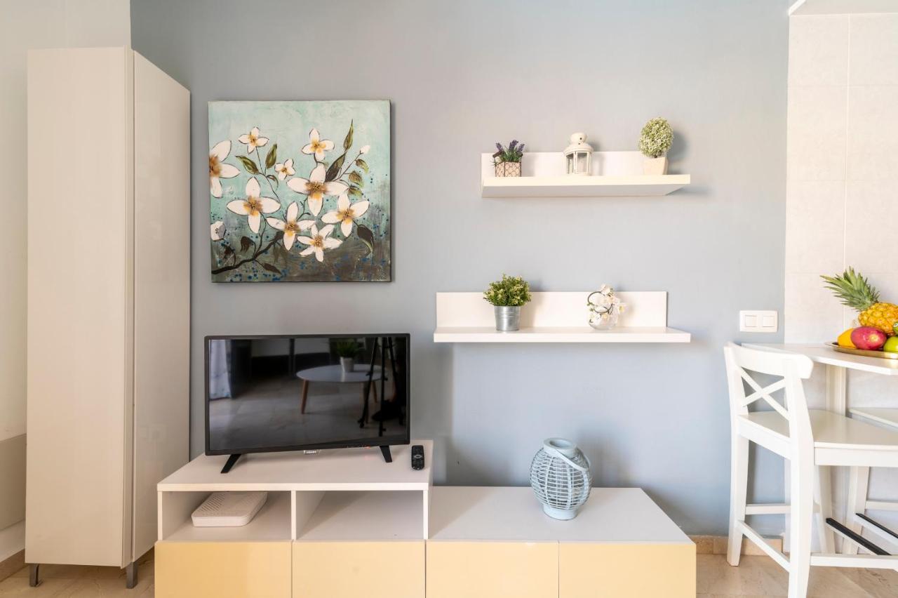 Lightbooking Arenas Apartment *