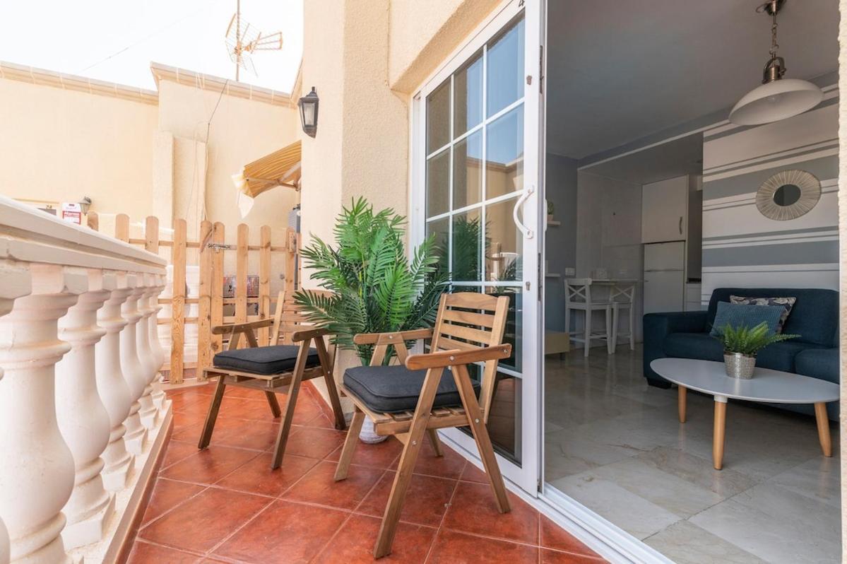 Lightbooking Arenas Apartment *